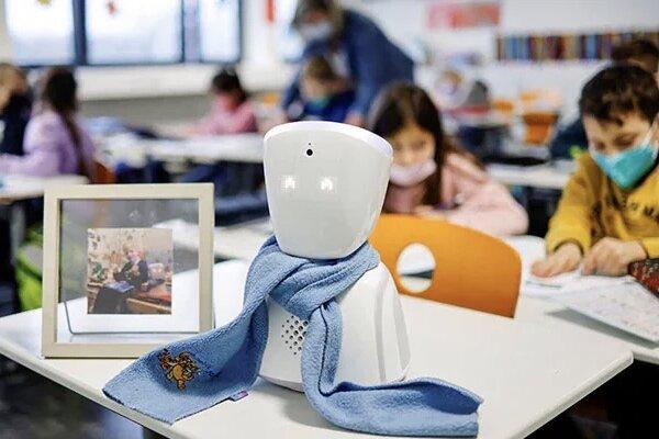 ربات آواتار به جای پسربچه آلمانی به مدرسه رفت
